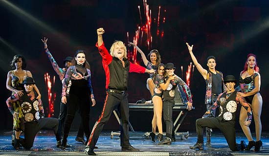 „House of Mystery“ - Star-Magier Hans Klok (ver-)zaubert vom 10. bis 15. April 2018 im Deutschen Theater München (©Foto.  Andy Doornhein)
